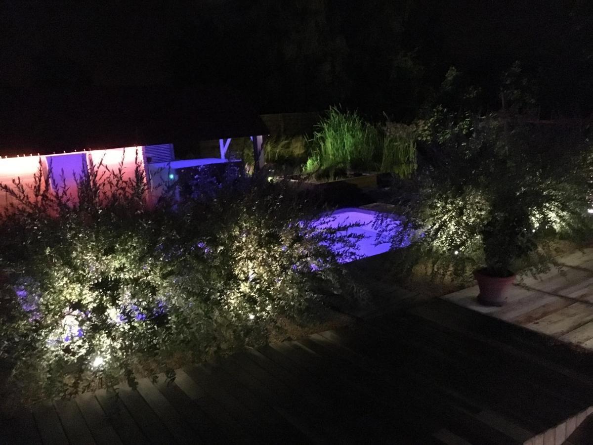 La Chambre Du Chemin Vert : Spa Piscine Sauna Jodoigne Exteriér fotografie