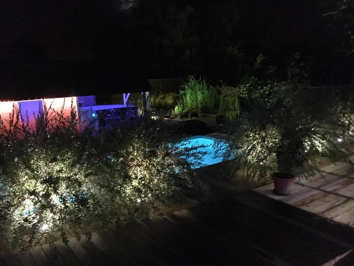 La Chambre Du Chemin Vert : Spa Piscine Sauna Jodoigne Exteriér fotografie
